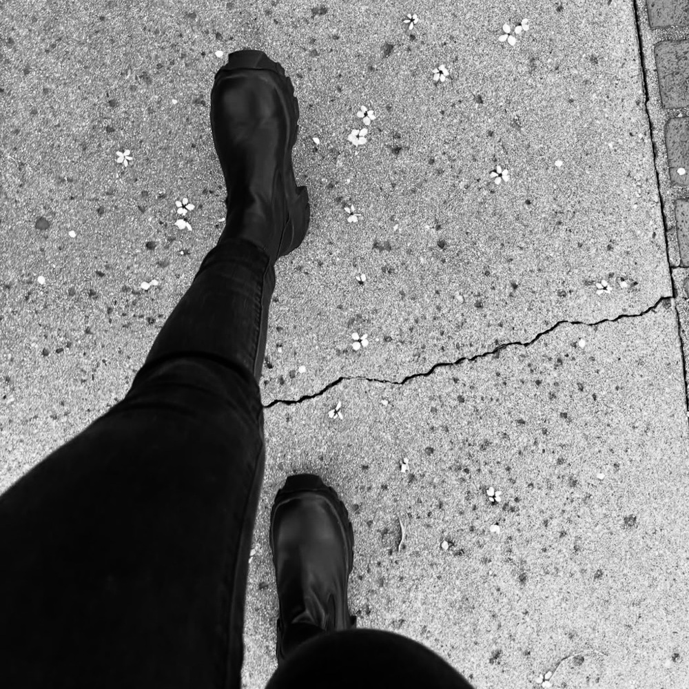 Look a like Rick Owens tractor beatle bozo Chelsea black boots